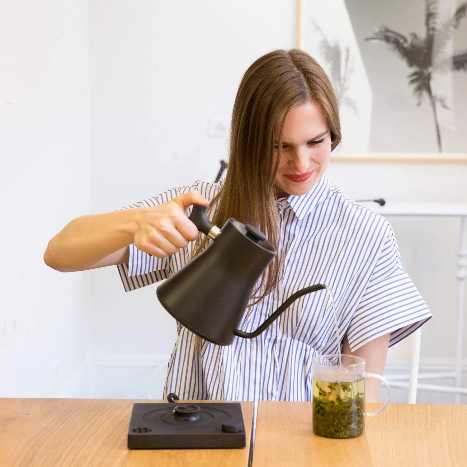 Fellow Stagg EKG Pro Elektrischer Schwanenhals-Wasserkessel – Präzisionskessel für Pour-Over Kaffee – 0,9L – Mattschwarz