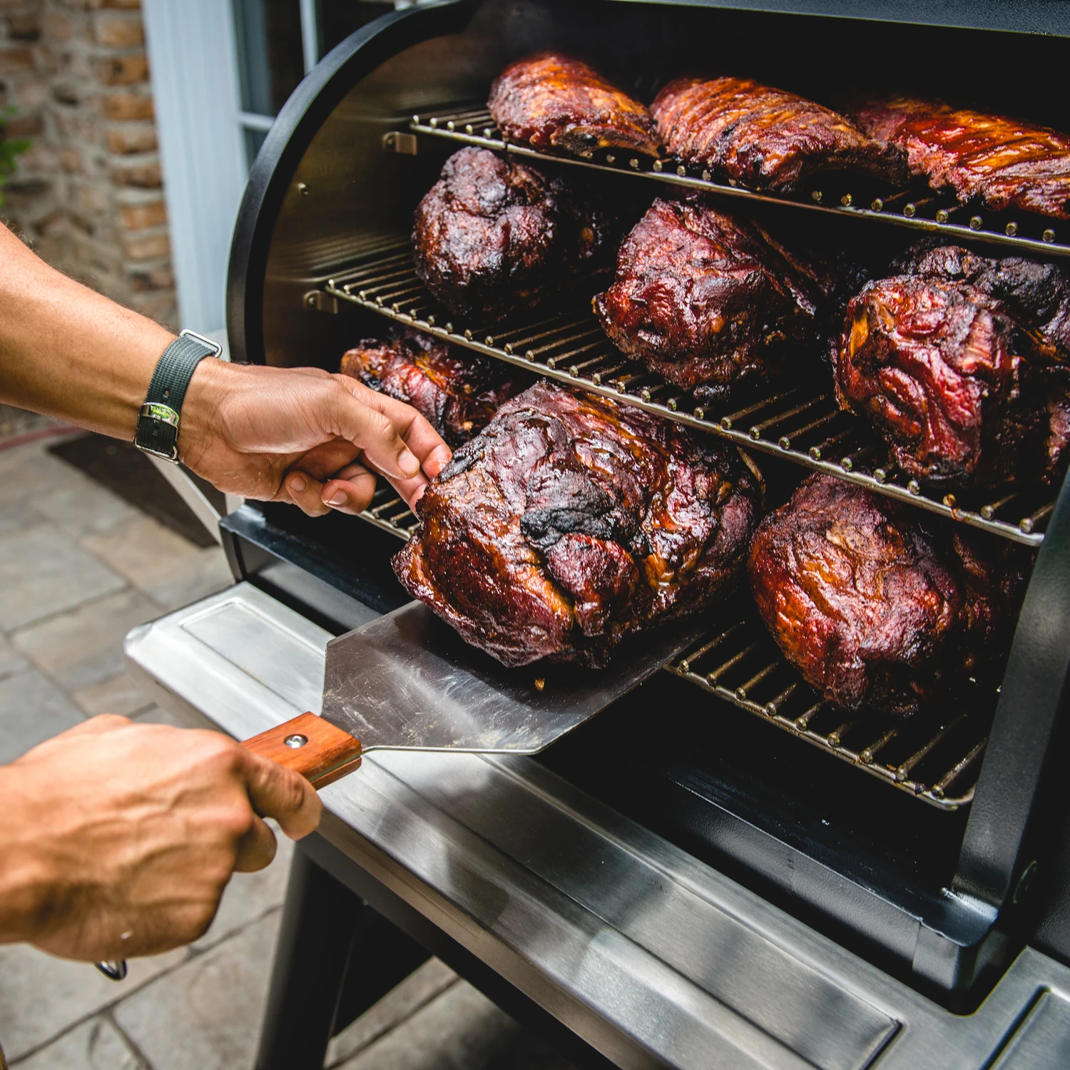 Traeger Timberline 850 Pelletgrill – XXL Grillfläche 5.484cm² – D2 Controller – WiFi – Schwarz